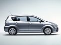 Toyota Corolla Verso 2004 года
