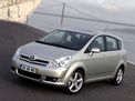 Toyota Corolla Verso 2004 года