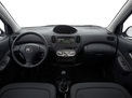 Toyota Yaris 2003 года