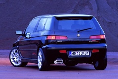 Alfa Romeo 145 2000 года