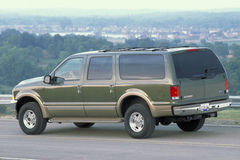 Ford Excursion 2000 года