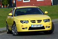 MG ZT 2004 года