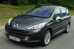 Peugeot 207 2008 года