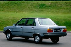 Renault 9