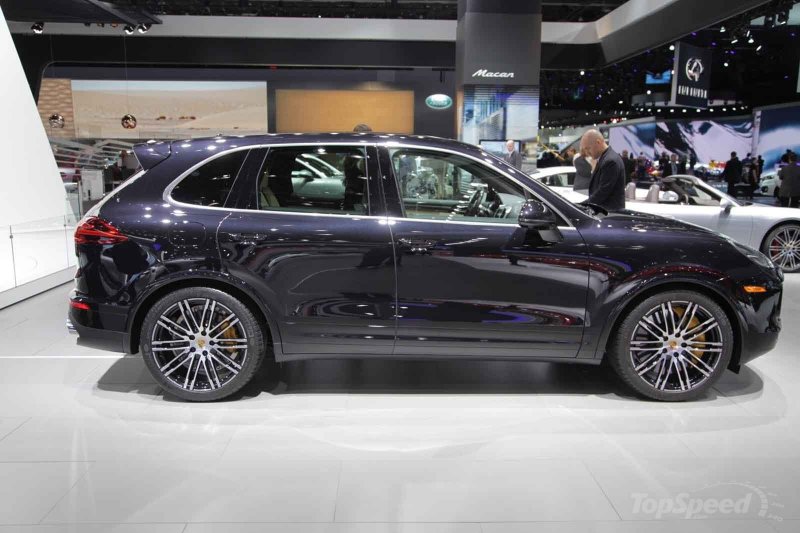 Porsche Cayenne Turbo 2016