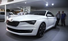 Знакомимся с третьим  поколением Skoda Superb 