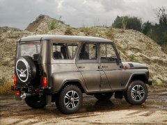 UAZ проводит Hunter спецверсией