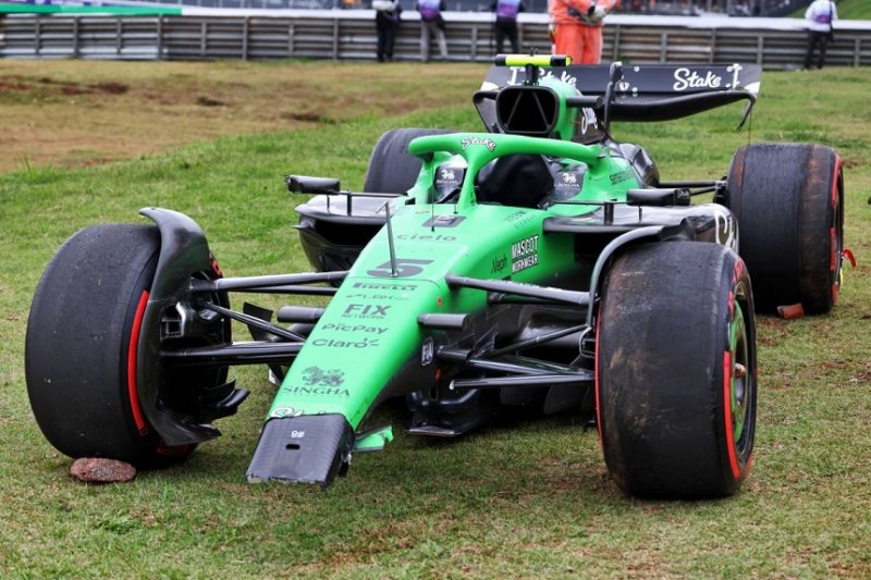 Колапинто обрушился на Стролла: «Он постоянно выбивает людей»