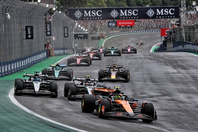 Феррари лидирует среди команд Формулы-1 по стоимости, продолжая миллиардный бум